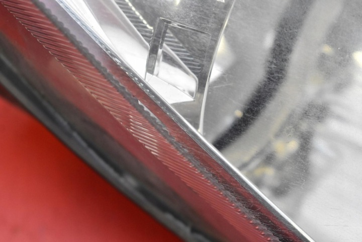 PROJECTEUR GAUCHE PHARE AVANT EUROPE MR957354 MITSUBISHI COLT 6 VI Z30 02-09