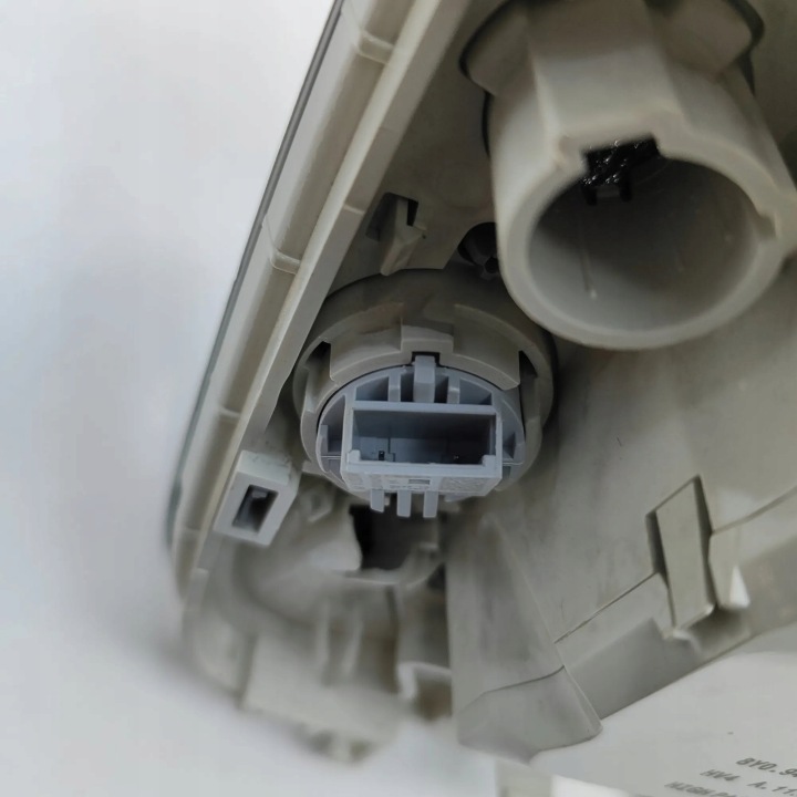AUDI OE 8Y0947135E