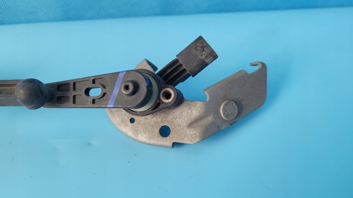 MERCEDES W206 CAPTEUR NIVELLEMENT GAUCHE ARRIÈRE A0009053713