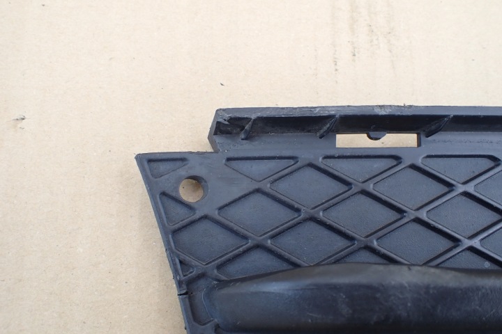 BMW 3 E90 E91 DROITE GRILLE PARE-CHOCS BOUCHON