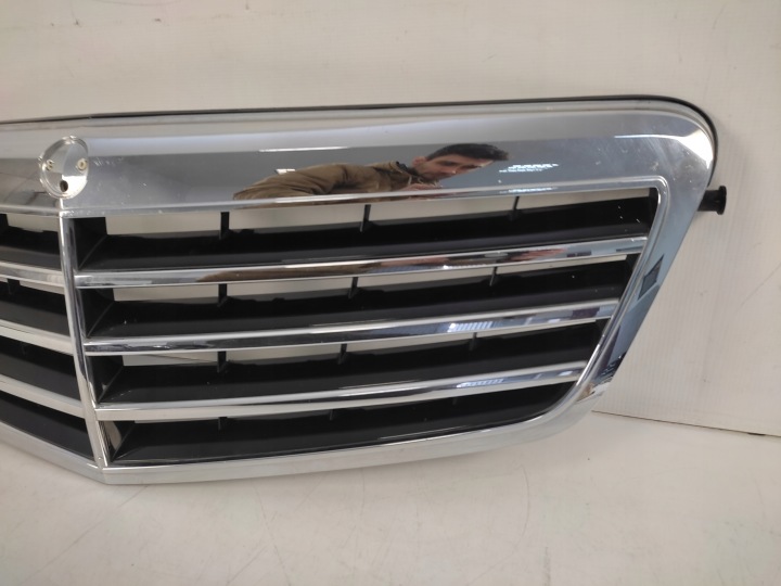 MERCEDES E-KLASA W212 GRILLE CALANDRE RADIATEUR AVANT 2009-
