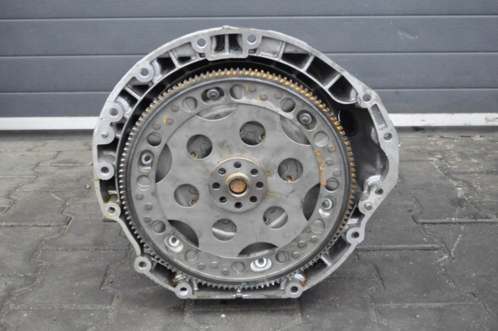 LEVANTE AVEC Q4 3.0 V6 BOÎTE 8HP-70X 06701058270