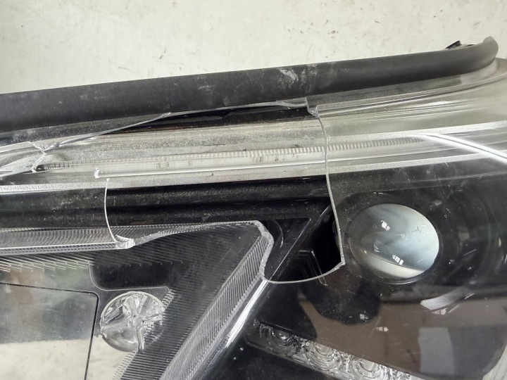 PHARE GAUCHE AVANT SUBARU FORSTER V 5 LIFT SK 21-