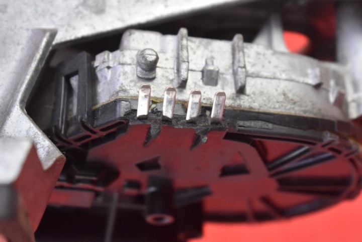 MÉCANISME PETIT MOTEUR ESSUIE-GLACES AVANT EUROPE 8V41-17504-AD FORD KUGA MK1 08-13