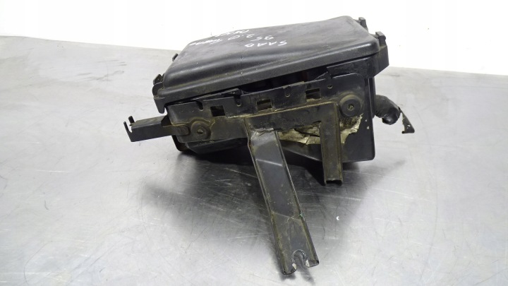 BOÎTE FUSIBLES SAAB 9-5 2.0