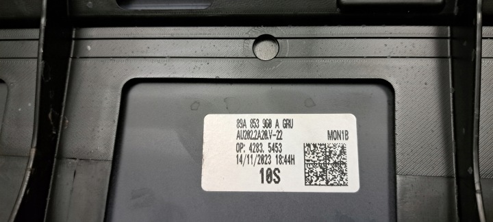 AUDI Q4 E-TRON MOULURE PORTES DROIT AVANT 89A853960A
