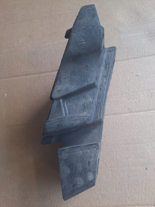 AMORTISSEUR PARE-CHOCS DROIT AVANT MERCEDES W205 A2058851237