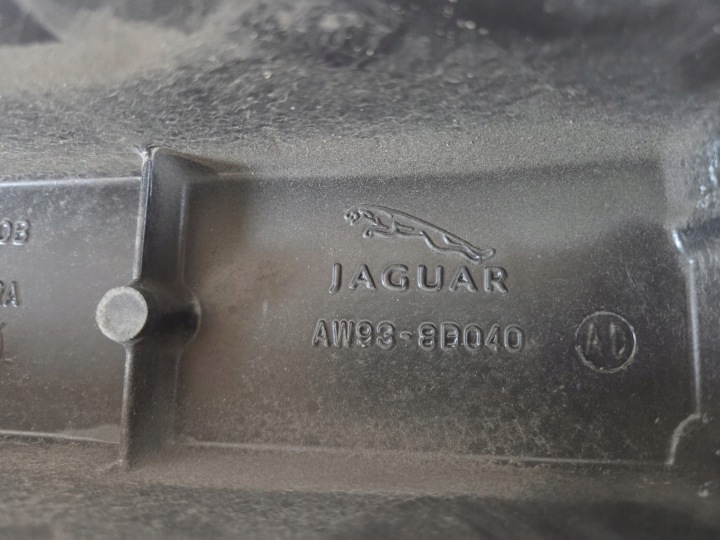 JAGUAR XJ AW93 PANNEAU AVANT AVANT RENFORCEMENT AVANT AW93-8D040