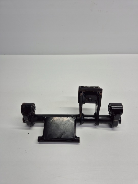 PEUGEOT SPEEDFIGHT 4 (20) FIXATION MOTEUR BRAS DE SUSPENSION