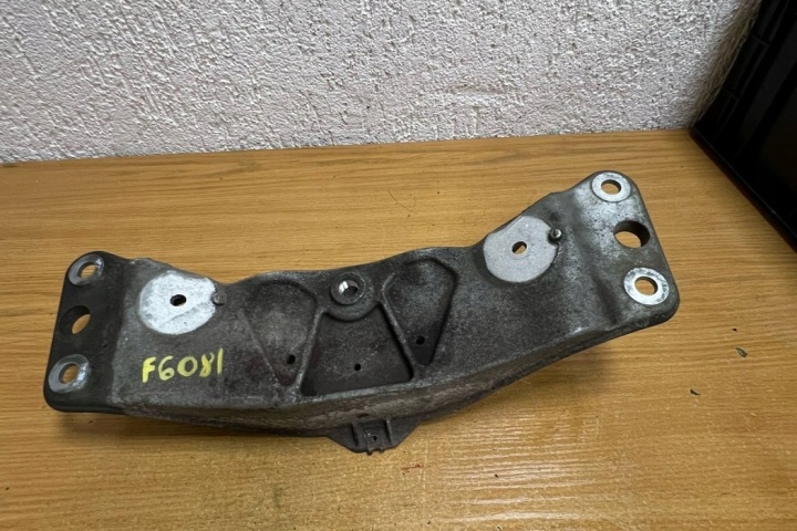 ARRIÈRE POIGNÉE MOTEUR BMW 7 (E65, E66, E67) 6759680 3.0L DIESEL 170KW 2006