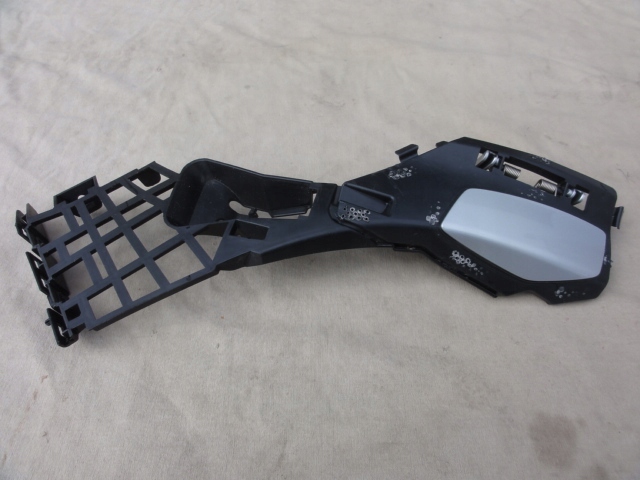 GLISSIÈRE PARE-CHOCS GAUCHE MERCEDES CLA W117