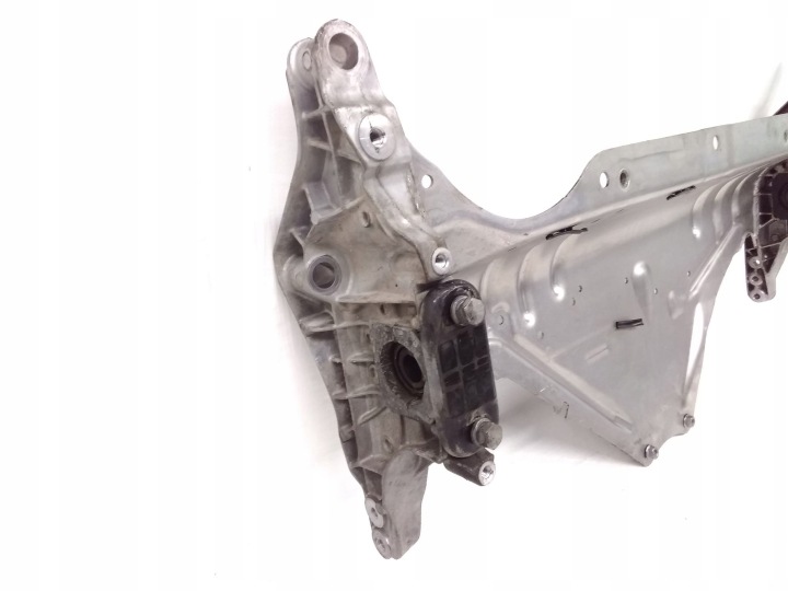PORSCHE PANAMERA (971) 2018 FIXATION STABILISATEUR ESSIEUX AVANT
