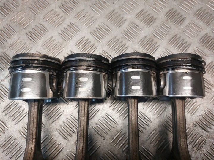 PISTON BIELLE 4 PCS CITROEN BERLINGO II 1.6 HDI 9HX 75L93