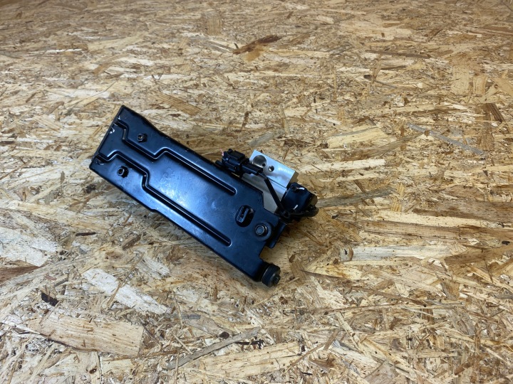 SOUPAPE CLIMATISATION FIXATION NISSAN LEAF II 443310-1360 2017-