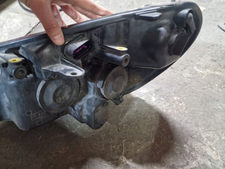 PROJECTEUR AVANT CÔTÉ DROITE FORD S-MAX 6M2113W029AK