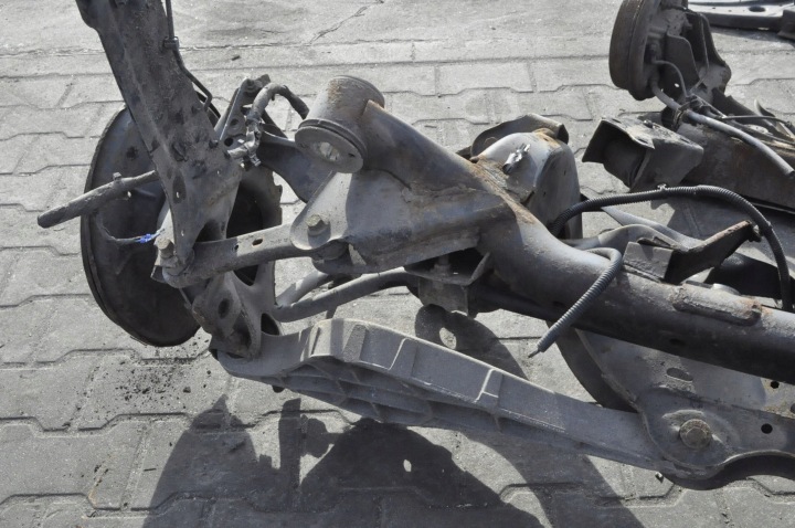 VOLVO XC70 II UNIVERSEL SUSPENSION POUTRE ARRIÈRE 2.4D