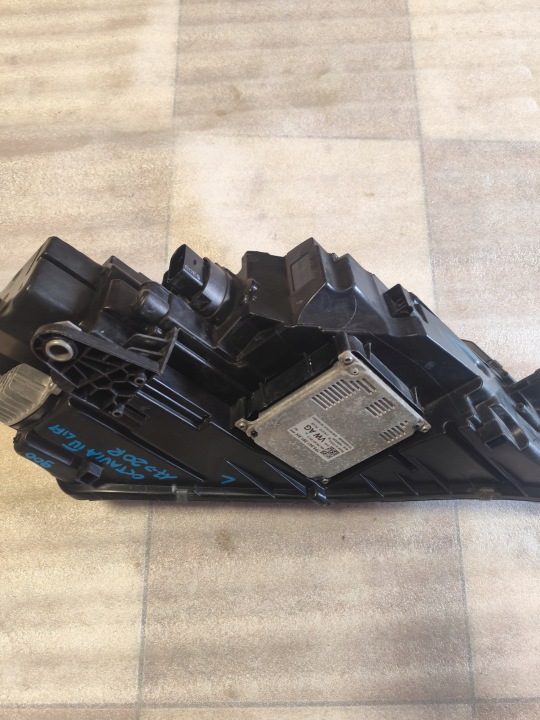 PROJECTEUR GAUCHE AVANT SKODA OCTAVIA III LIFT 2017-2020 JEU NR ORIGINE 5E1941015F
