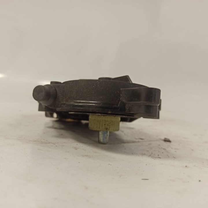 FORD FIESTA MK7 PETIT MOTEUR VITRES GAUCHE AVANT 0130822404