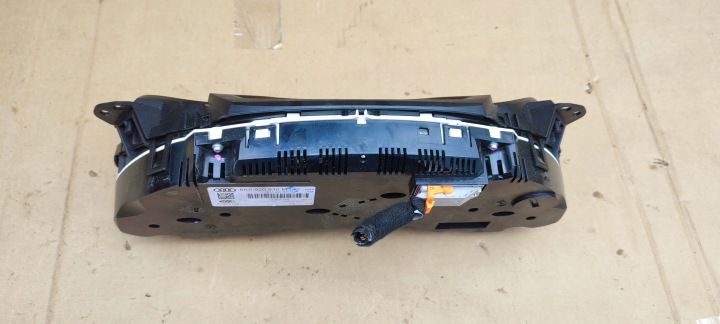 COMPTEUR TABLEAU DE BORD COMPTEUR DE VITESSE EUROPE AUDI A4 B8 1.8 2.0 TFSI 8K0920930M