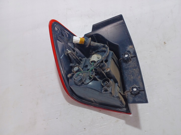 MITSUBISHI ASX I 1.8 B 12R 5D PHARE DROITE ARRIÈRE A046040