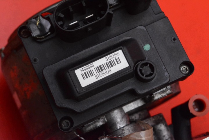 POMPE COMPRESSEUR SUSPENSIONS 9654068680 CITROEN C5 II X7 III 2.0 HDI 136 KM