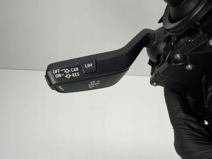 AUDI A4 B9 8W COMMUTATEUR COMPOSITE ARAIGNÉE MANETTES BANDE 4M0907129HA