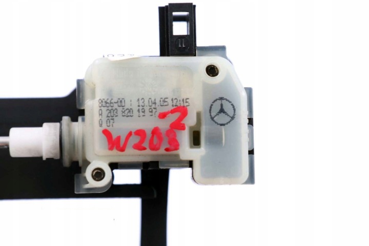 MERCEDES C W203 SERVOMOTEUR BOUCHONS GOULOTTE DE REMPLISSAGE CARBURANTS