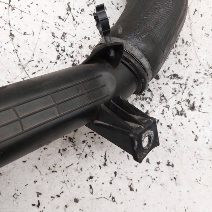 VOLVO V40 II 2,0D TUYAU AIR FIL TUYAU ÉCHANGEUR D'AIR DE SURALIMENTATION 31368609
