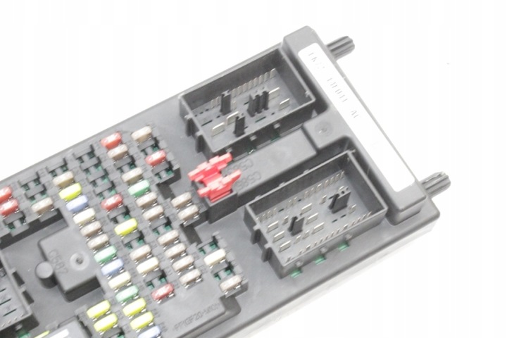 BOÎTE FUSIBLES LAND ROVER DISCOVERY SPORT (L550) FK7214F041AC 2.0L