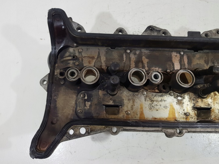 COUVERCLE DE SOUPAPES 118322415R RENAULT MEGANE III LIFT 1.2TCE H5FA400