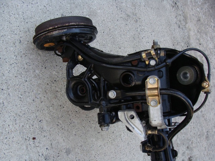 POUTRE AXE ARRIÈRE FIAT PUNTO I LANCIA Y NON MALOWANA NON RÉPARÉ REAL PHOTO
