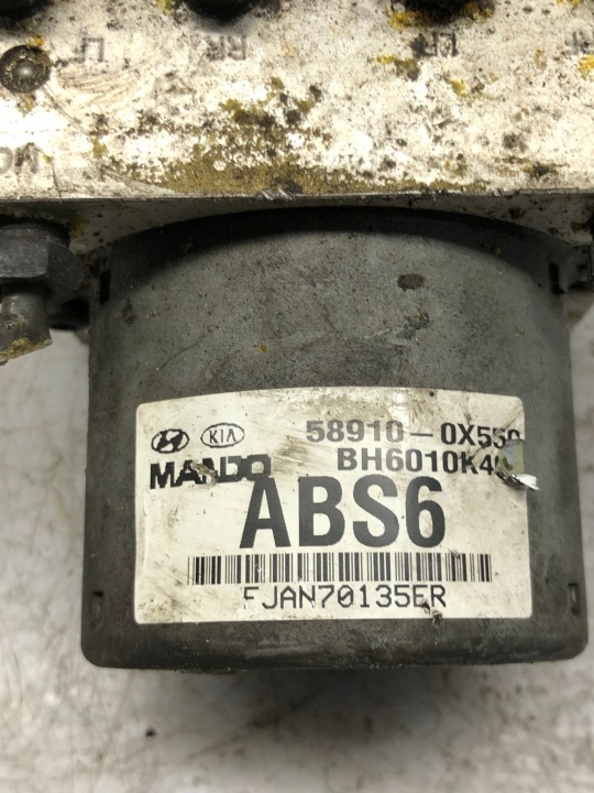 POMPE CONTRÔLEUR ABS 5WY7E30A 58910-0X550