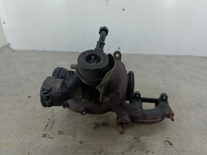 TURBINE AVEC COLLECTEUR VW PASSAT B6 038253056E 1.9 TDI
