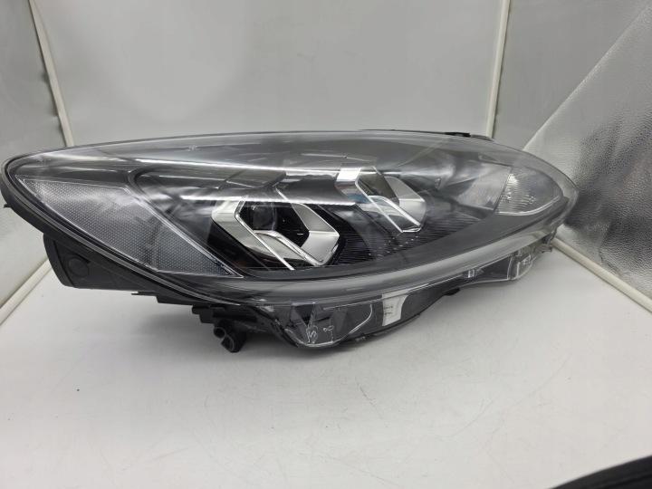 PROJECTEUR FORD KUGA III LV4B13E014CA