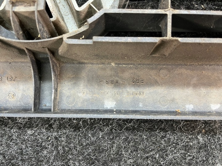 VW LT 1 I GEN. GRILLE CALANDRE RADIATEUR 281853653 G H