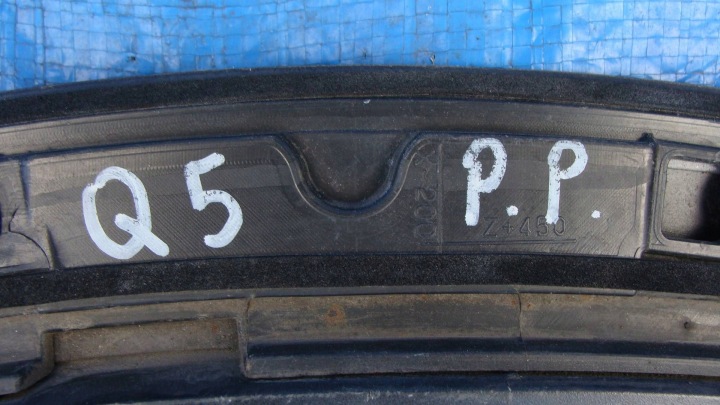 AUDI OE 80A853718E MOULURE GARDE-BOUE
