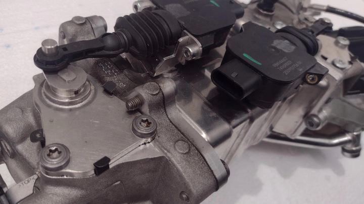 BMW 5 G60 G61 3.0D RADIATEUR GAZ D'ÉCHAPPEMENT EGR 9886766
