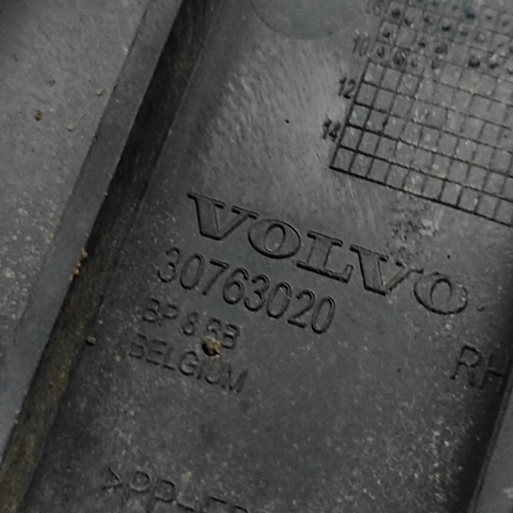 VOLVO V50 MW DROIT SUPPORT ARRIÈRE PARE-CHOCS 2010 30763020