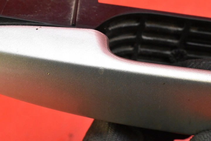 POIGNÉE GAUCHE AVANT AVANT SZAMPANSKA 242303 TOYOTA AVENSIS T25 LIFT 06-09