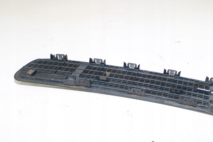 ADMISSION DOUBLURE DE PASSAGE DE ROUE CAPOTS MERCEDES AVEC W220 2208800205 GRILLE