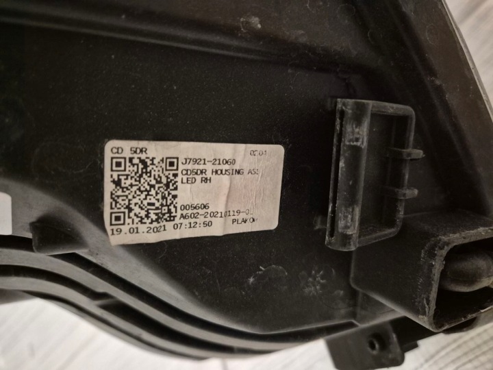 KIA CEED III 18-21R PHARE AVANT DROITE COMPLET LED 92102J7100