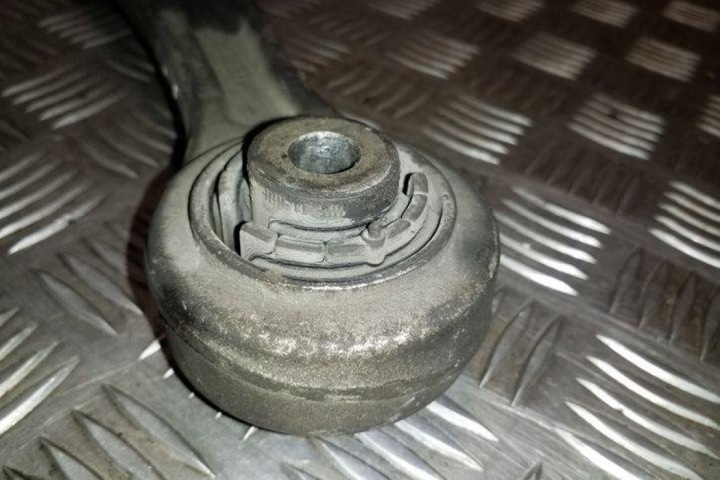 AVANT SIMPLE GAUCHE BRAS DE SUSPENSION AUDI Q5 (8R) 8K0407155B 2.0L DIESEL 125KW 2009