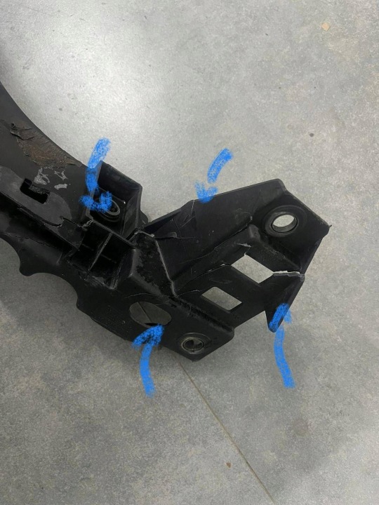POIGNÉE FIXATION PHARES AVANT VOLKSWAGEN POLO V 6R 2011 6R0805072