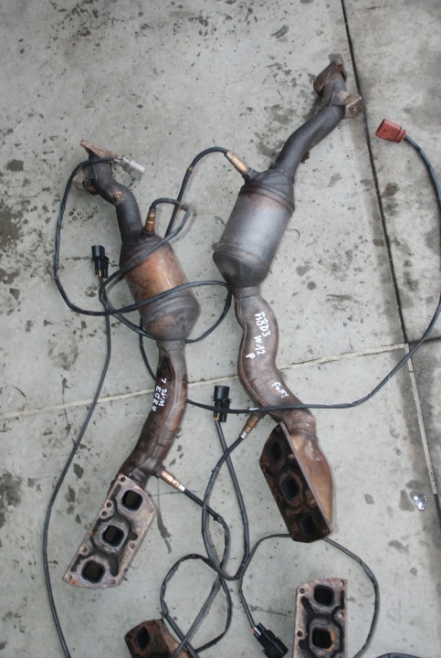 CATALYSEUR GAUCHE DROIT COLLECTEUR A8 D3 W12 6.0 4E0131701