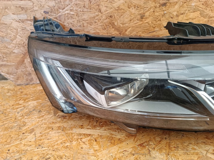 PHARE DROIT AVANT EUROPE 260100184R RENAULT TALISMAN 2017- LED 89909143