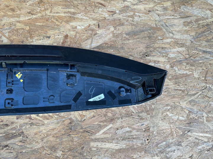 SPOILER COUVERCLES DE COFFRE ARRIÈRE 2GA827933 VW T-ROC