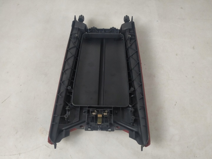 MASERATI LEVANTE ACCOUDOIR TUNNEL CENTRAL 17-20 B0007529