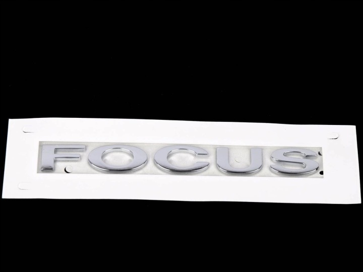 EMBLÈME ARRIÈRE AVEC NAPISEM 'FOCUS' FORD FOCUS MK2 04-