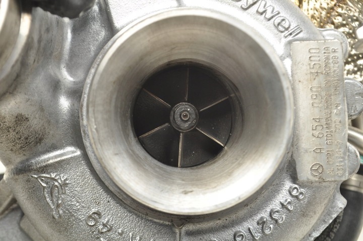 MERCEDES W213 S213 C238 2.0 16V 194KM TURBINE A0009059307 A6540904500
