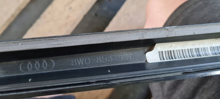 S4 B9 8W A4 MOULURE REVÊTEMENT SEUIL GAUCHE SLINE LY9T 8W0853931